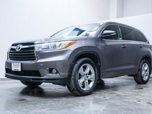 Used 2015 Toyota Highlander Limited image 3