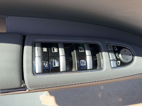 Used 2009 Mercedes-Benz S 550 4MATIC image 28