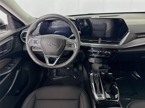 New 2026 Chevrolet Trax ACTIV w/ Driver Confidence Package FWD image 2