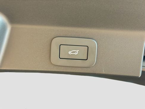 New 2026 Jaguar F-PACE SVR 575 Edition image 14