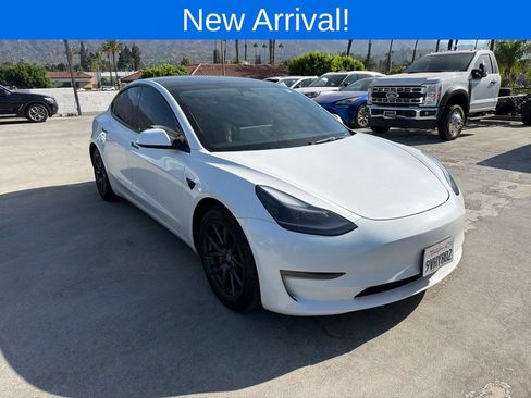 Used 2023 Tesla Model 3 Standard Range RWD image 1