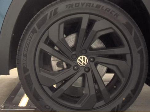 Used 2022 Volkswagen Atlas SE w/ Panoramic Sunroof Package AWD/4WD image 9