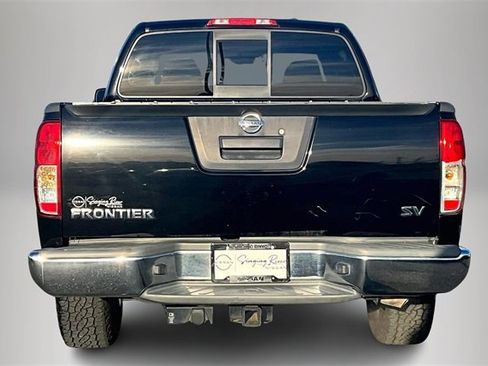 Used 2015 Nissan Frontier SV image 6