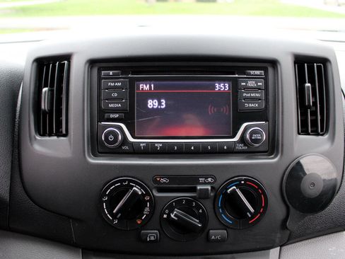 Used 2018 Nissan NV200 SV image 21