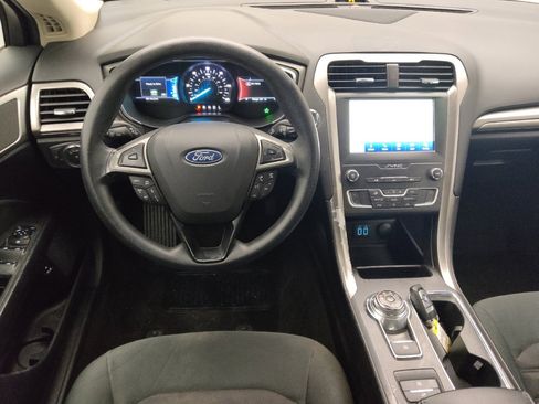 Used 2020 Ford Fusion SE image 22