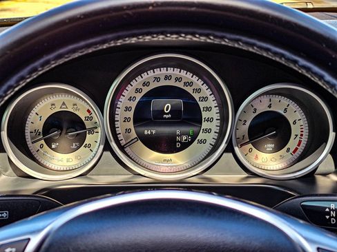 Used 2016 Mercedes-Benz E 350 4MATIC Sedan image 26