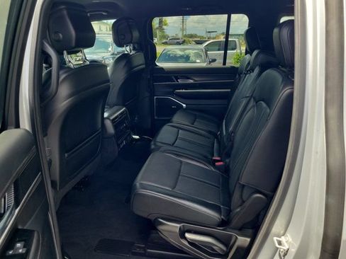 Used 2024 Jeep Wagoneer Series II w/ Flexible Seating Group RWD image 14