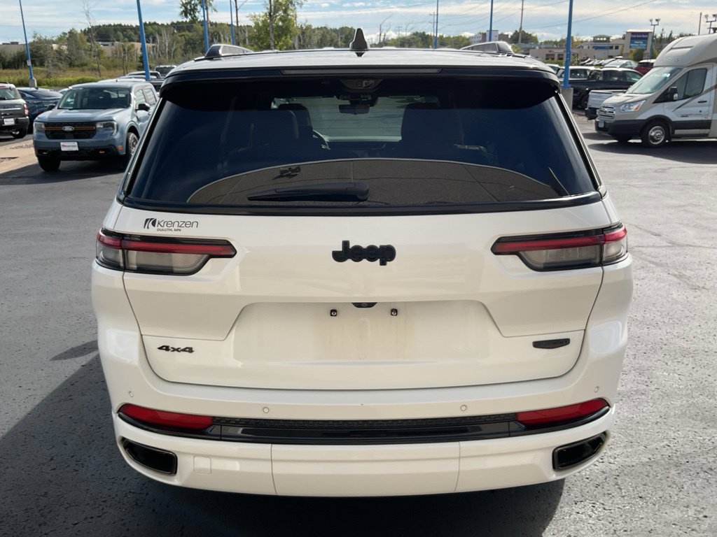 Used 2023 Jeep Grand Cherokee L Summit AWD/4WD image 6