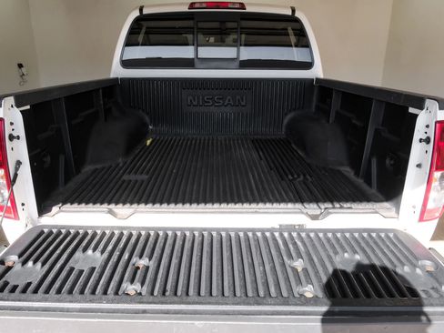 Used 2019 Nissan Frontier SV image 45