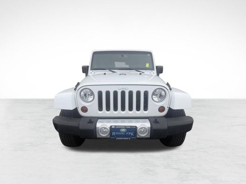 Used 2013 Jeep Wrangler Unlimited Sahara image 6