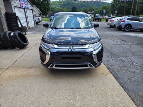 Used 2019 Mitsubishi Outlander SE AWD/4WD image 2