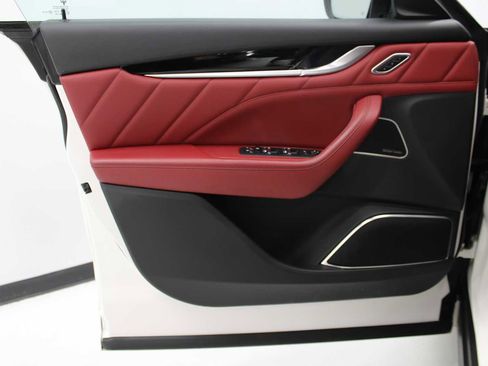 Used 2022 Maserati Levante GT image 14