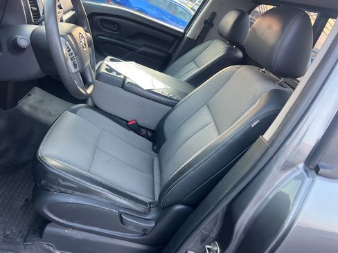 Used 2017 Nissan Titan S image 13