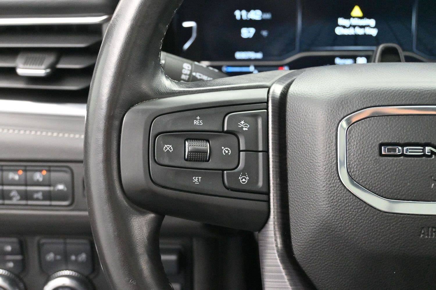 Used 2023 GMC Yukon Denali Ultimate AWD/4WD image 17