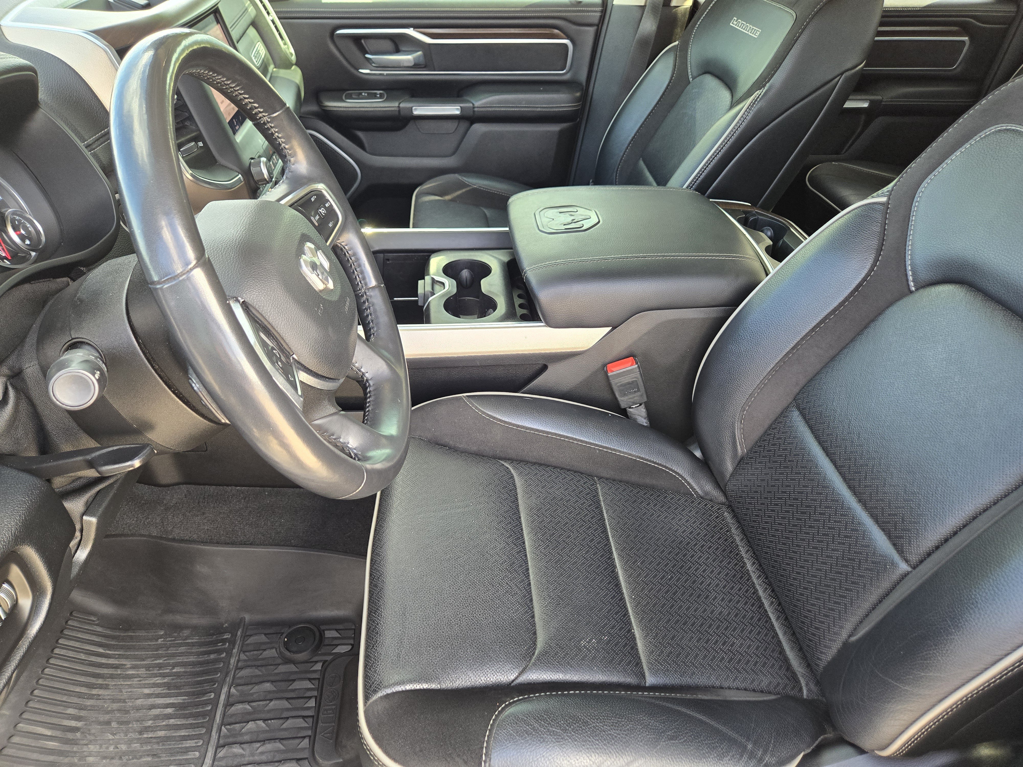 Used 2022 RAM 1500 Laramie AWD/4WD image 14