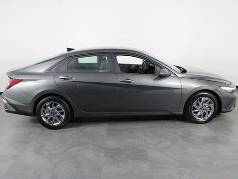 Certified 2024 Hyundai Elantra SEL FWD image 10