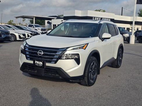 Used 2024 Nissan Rogue SV w/ SV Premium Package FWD image 2