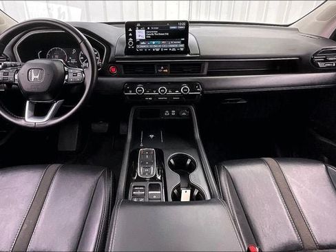 Used 2025 Honda Pilot EX-L image 14