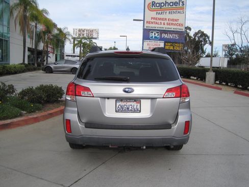 Used 2011 Subaru Outback 3.6R Limited image 42