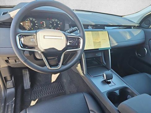 Used 2025 Land Rover Discovery Sport S image 17