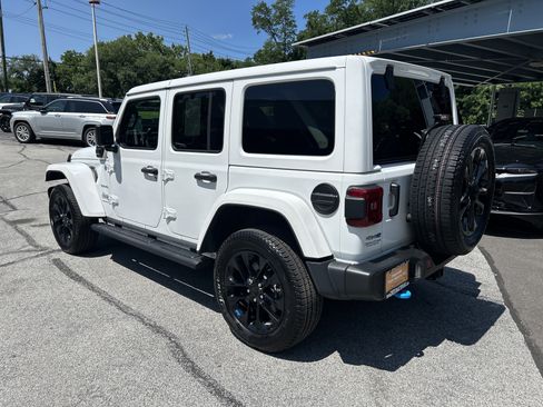 Certified 2023 Jeep Wrangler Unlimited Sahara w/ Cold Weather Group AWD/4WD image 9