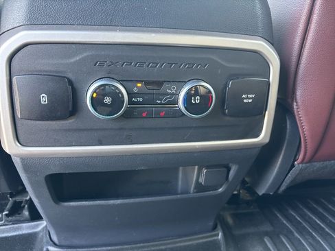 Used 2022 Ford Expedition Limited image 31