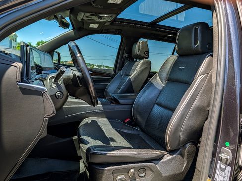 Used 2023 Cadillac Escalade Premium Luxury AWD/4WD image 14