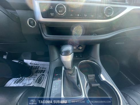 Used 2018 Toyota Highlander SE AWD/4WD image 15