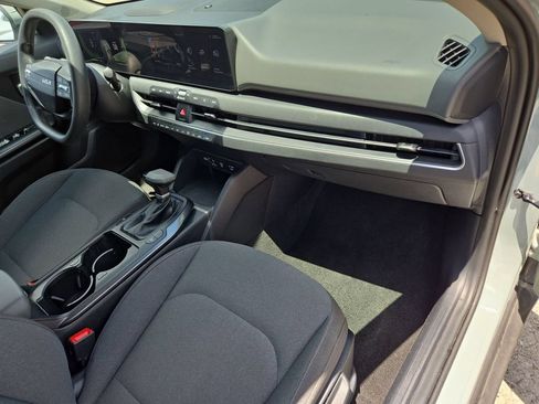 Used 2025 Kia K4 FWD image 31