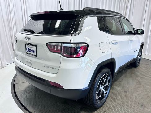 Used 2024 Jeep Compass Limited AWD/4WD image 28