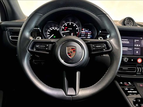 Used 2026 Porsche Macan AWD/4WD image 18