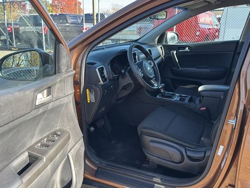 Used 2018 Kia Sportage LX FWD image 23