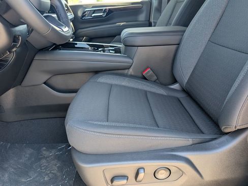 New 2026 Chevrolet Suburban LS AWD/4WD image 6