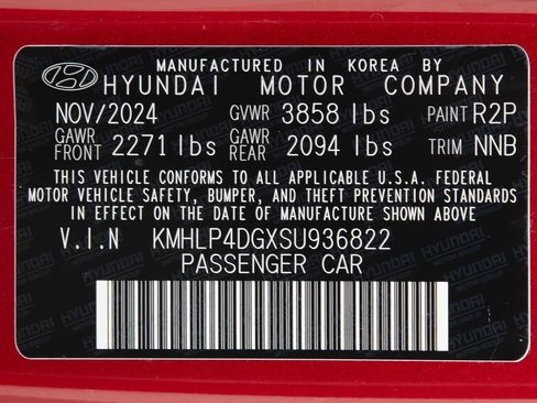 Used 2025 Hyundai Elantra Limited image 32