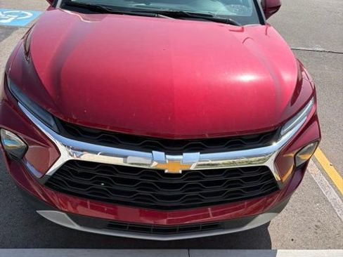 Used 2023 Chevrolet Blazer LT AWD/4WD image 2