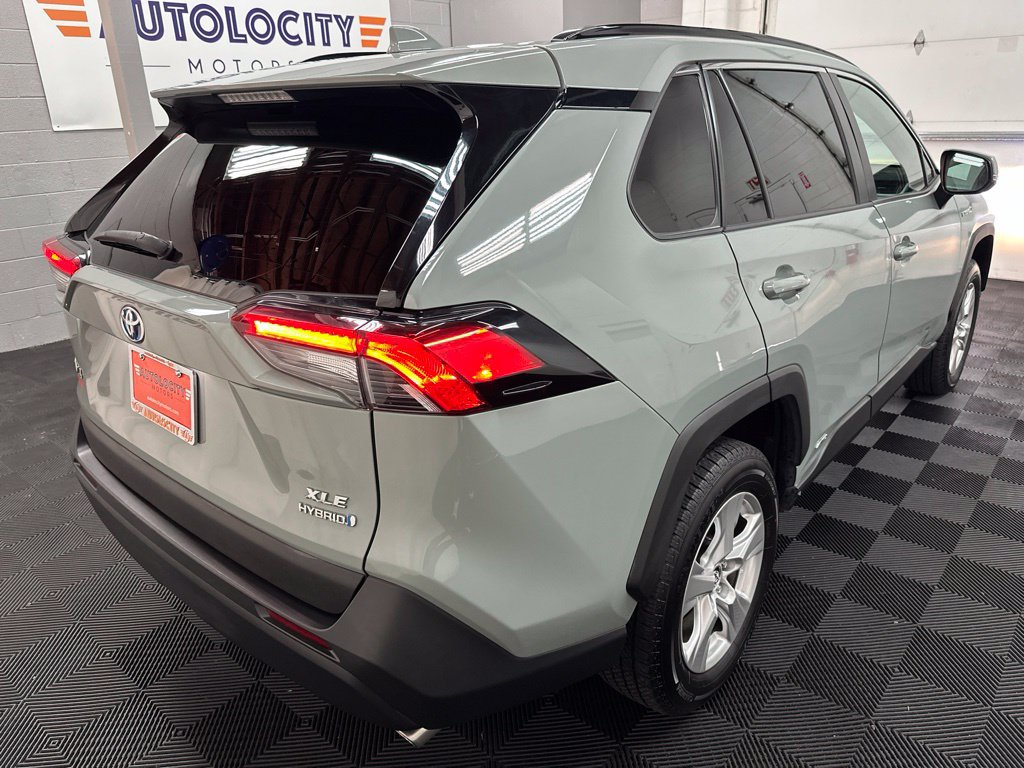 Used 2020 Toyota RAV4 XLE w/ Convenience Package AWD/4WD image 10