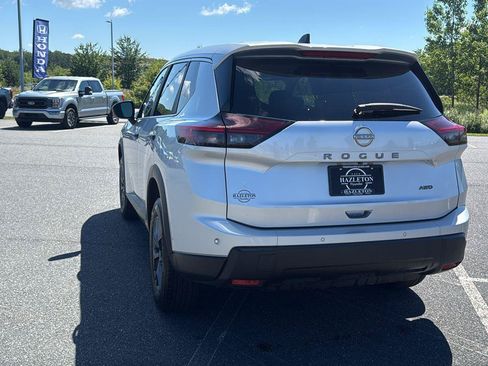 Used 2025 Nissan Rogue S AWD/4WD image 7