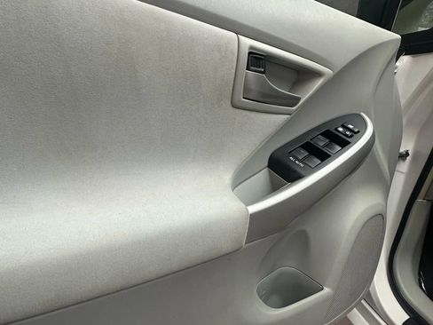 Used 2013 Toyota Prius Three w/ Solar Roof Pkg image 9