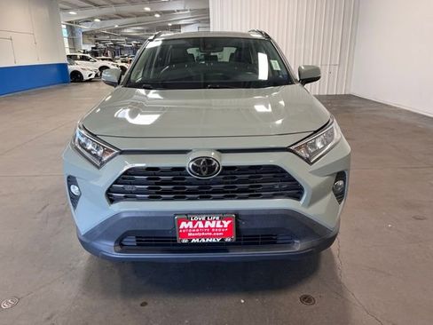 Used 2021 Toyota RAV4 XLE Premium image 8