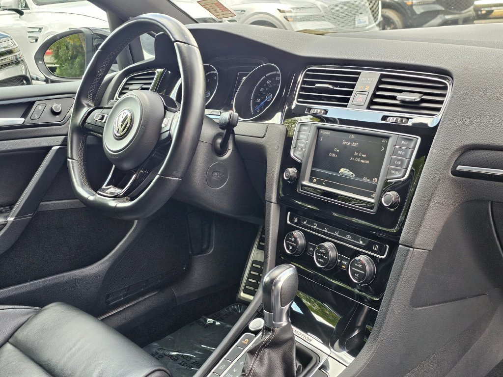 Used 2017 Volkswagen Golf R 4-Door AWD/4WD image 32