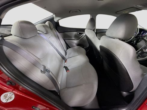 Used 2016 Hyundai Elantra SE image 24