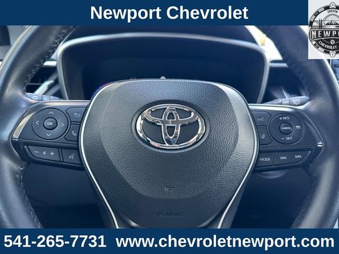 Used 2022 Toyota Corolla Cross XLE w/ Convenience Package image 24