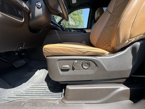 Certified 2023 Cadillac Escalade ESV Premium Luxury AWD/4WD image 12