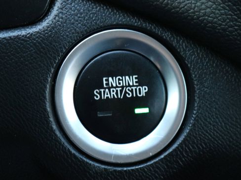 Used 2022 Chevrolet Equinox LT image 17