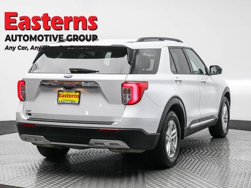 Used 2023 Ford Explorer XLT w/ Equipment Group 202A image 5