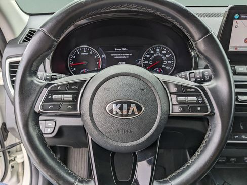 Used 2021 Kia Seltos SX w/ SX Sunroof Package image 30