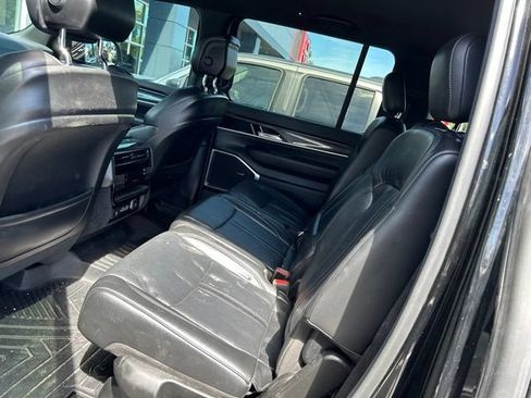 Used 2022 Jeep Wagoneer Series I AWD/4WD image 13