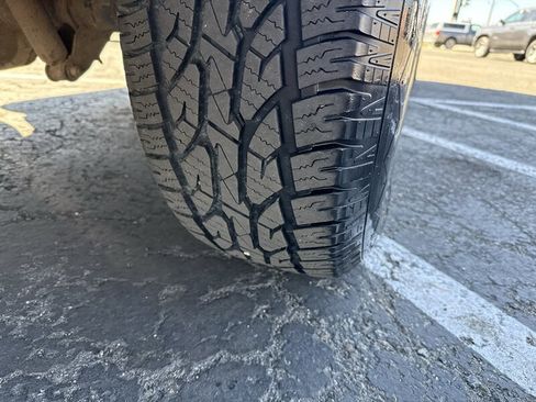 Used 2004 Ford Excursion XLT image 13