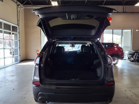 Used 2023 Jeep Cherokee Altitude Lux image 11
