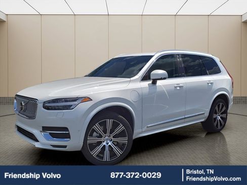 Used 2025 Volvo XC90 T8 Plus w/ Protection Package image 19